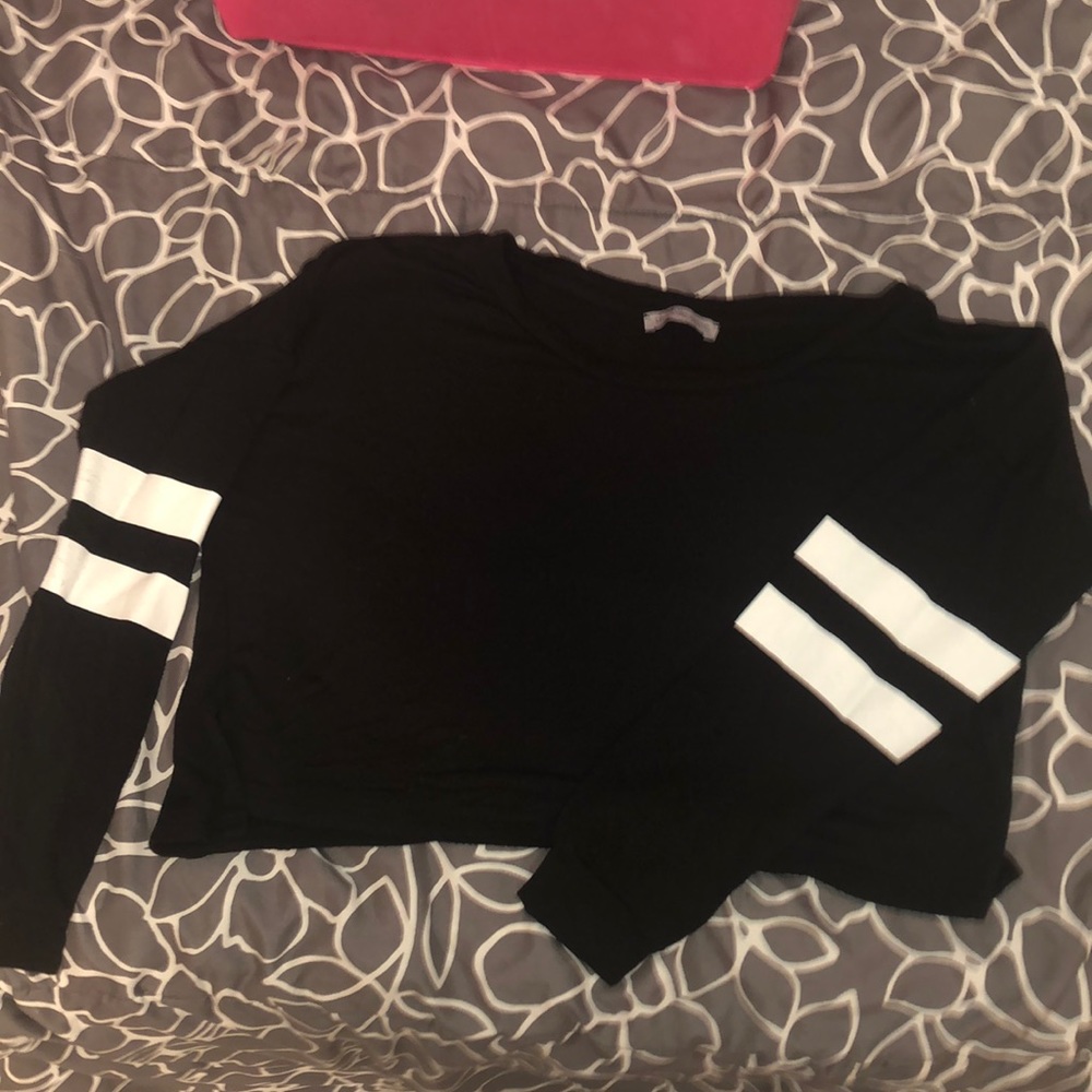 Black and white crop top